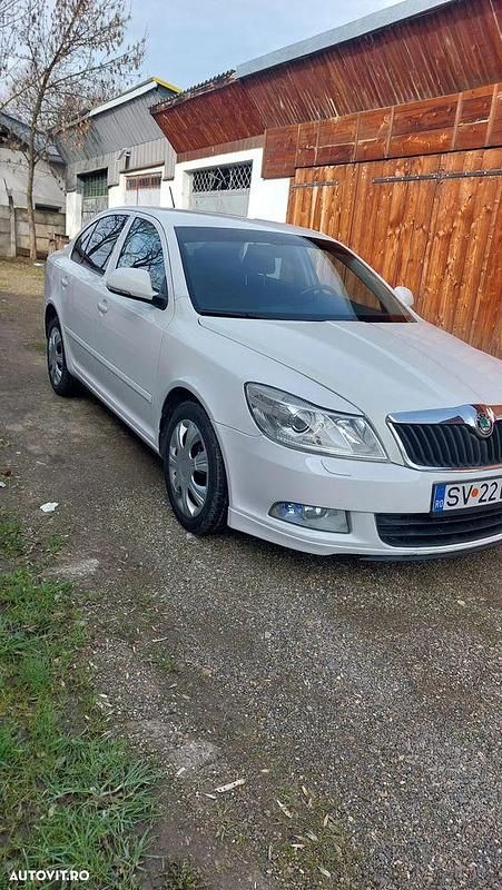 Culoarealb Utilizat 2011 Skoda Octavia Classic Berlinǎ | 3.900 EUR (Preț OK) - Imagine 1/4