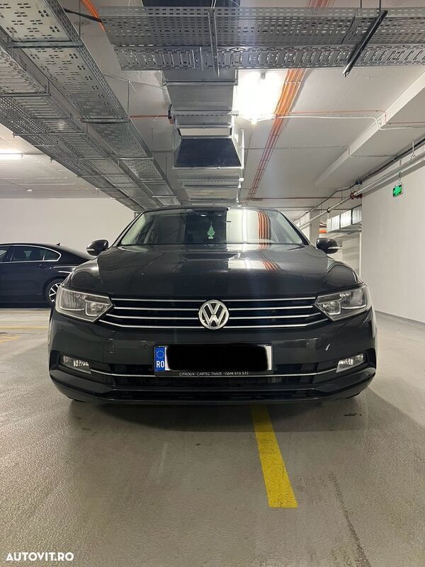 Gri Utilizat 2015 VW Passat Comfortline Berlinǎ | 11.850 EUR (Preț bun) - Imagine 1/4
