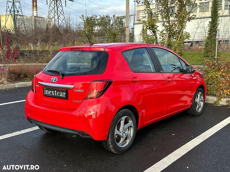Second-hand Toyota Yaris Hybrid Luna 73 CP (53 kW) 2017 Culoarerosu