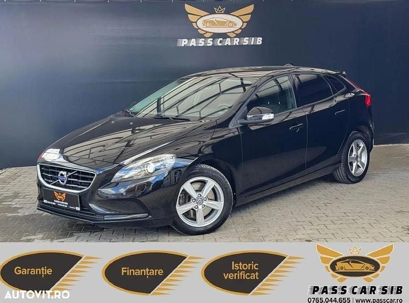 Second-hand Volvo V40 Ocean Race 150 CP (110 kW) 2015 Negru Hatchback