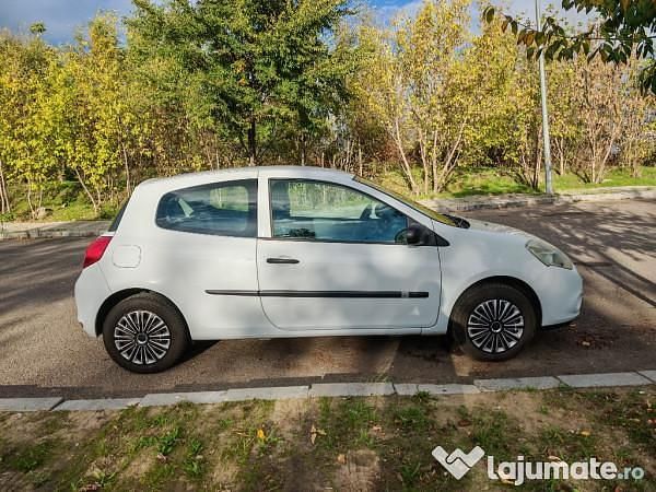 Second-hand Renault Clio II 65 CP (47 kW) 2011 Hatchback