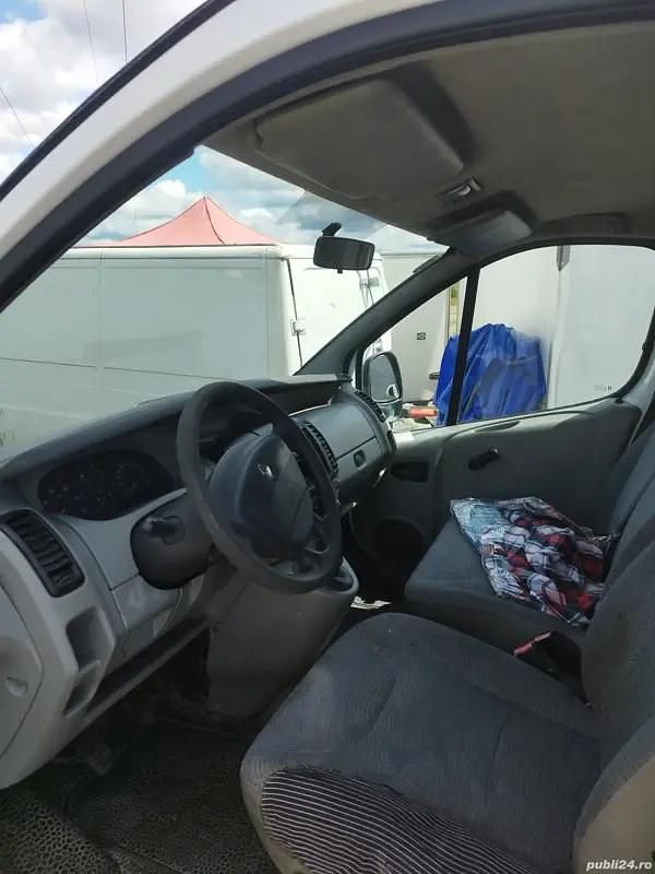 Utilizat 2004 Renault Trafic Van | 2.700 EUR (Preț OK) - Imagine 1/4
