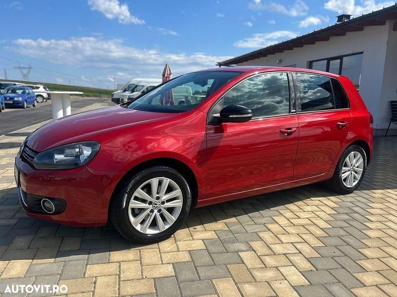 Culoarerosu Utilizat 2011 VW Golf VI Cup Hatchback | 6.150 EUR (Puțin scump) - Imagine 1/4