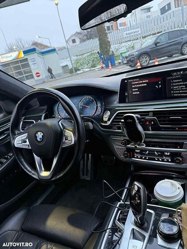 Second-hand BMW 750 Exclusive 530 CP (389 kW) 2018 Culoarenegru Berlinǎ