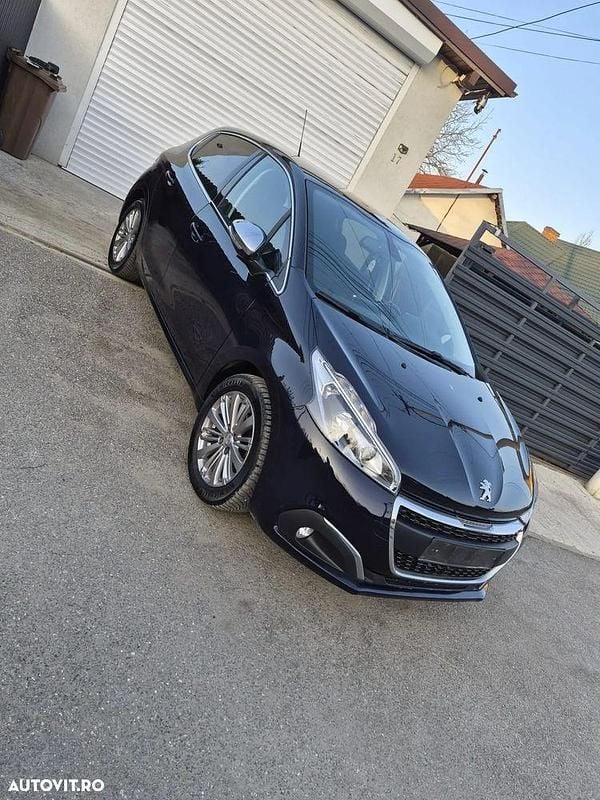Second-hand Peugeot 208 Allure 82 CP (60 kW) 2018 Culoarealbastru Hatchback