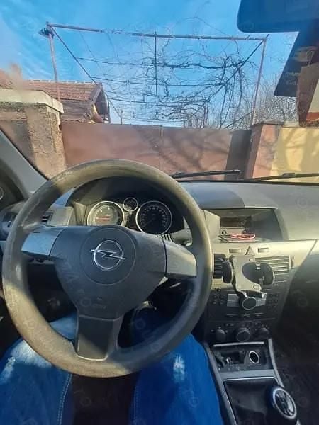 Utilizat 2006 Opel Astra Break | 1.200 EUR (Preț bun) - Imagine 1/2
