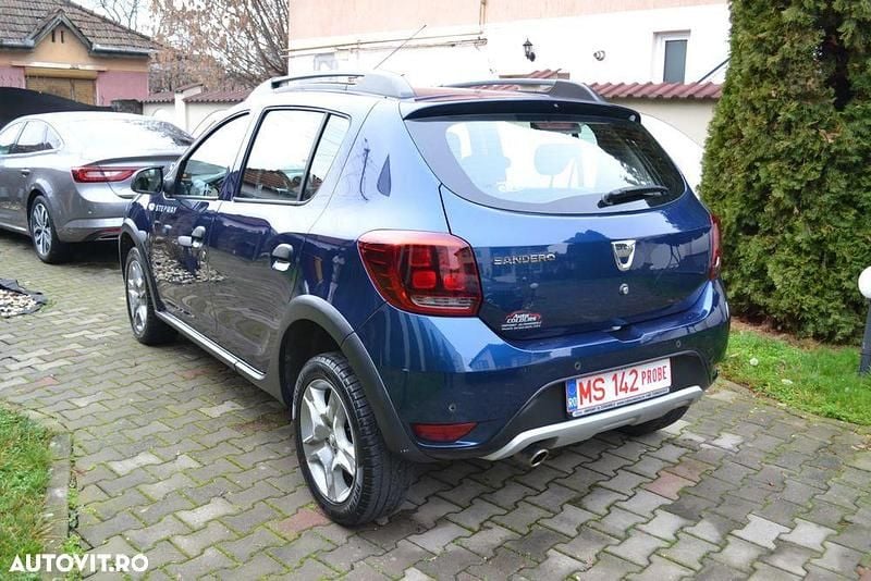 Second-hand Dacia Sandero Stepway 90 CP (66 kW) 2017 Albastru Berlinǎ