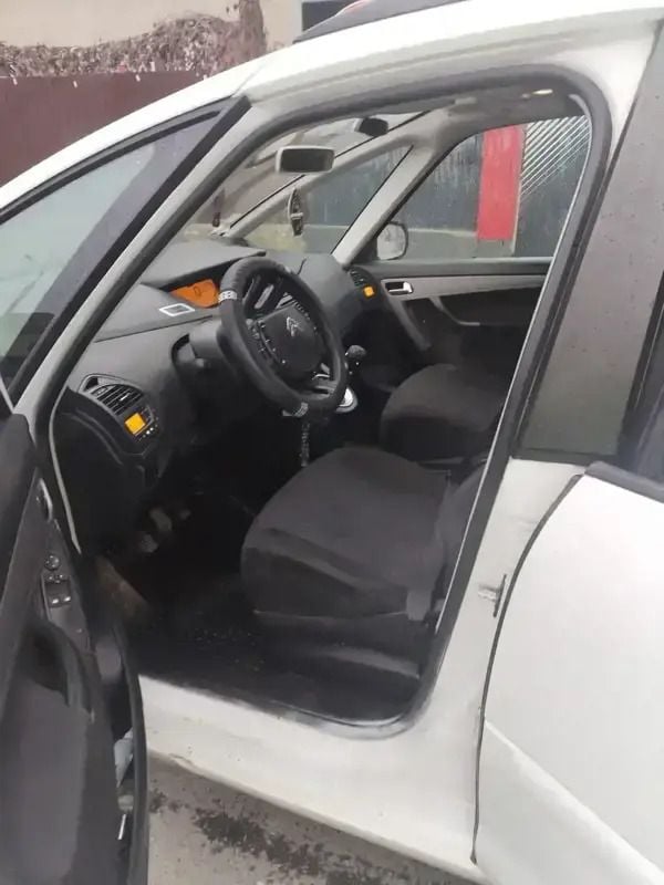 Utilizat 2011 Citroën C4 Picasso Monovolum | 2.280 EUR (Preț bun) - Imagine 1/4