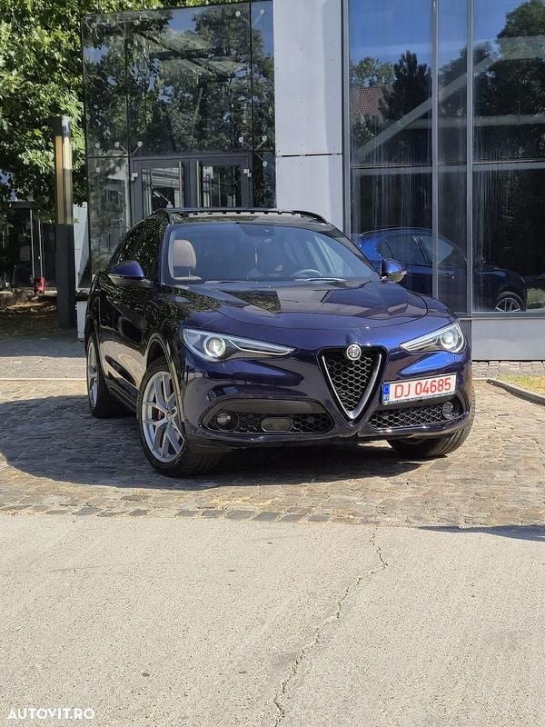 Culoarealbastru Utilizat 2019 Alfa Romeo Stelvio Ti SUV | 23.800 EUR (Preț OK) - Imagine 1/4