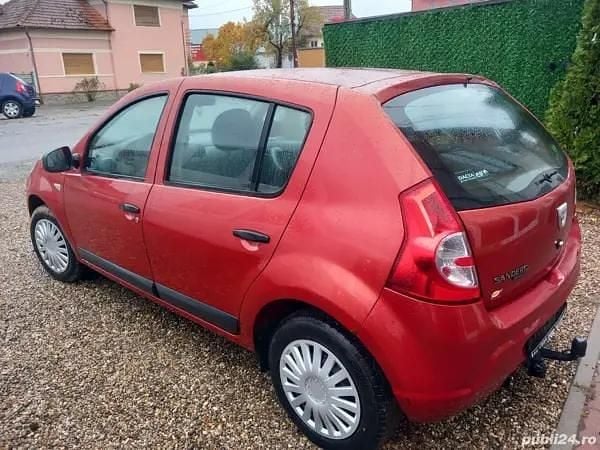 Utilizat 2009 Dacia Sandero Hatchback | 1.390 EUR (Preț bun) - Imagine 1/4