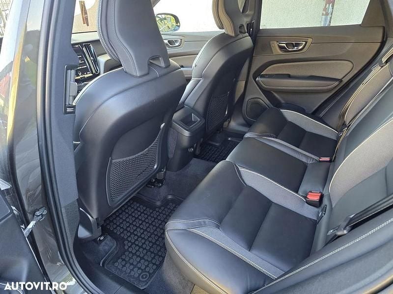 Second-hand Volvo XC60 R-Design 197 CP (144 kW) 2019 Culoaremaro SUV