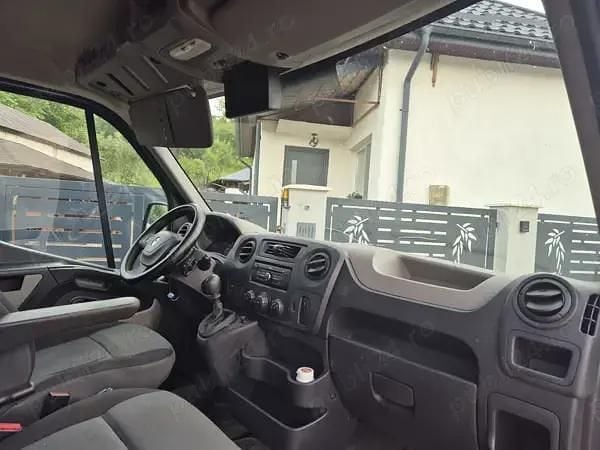 Second-hand Renault Master 92 CP (67 kW) 2016 Albastru Van