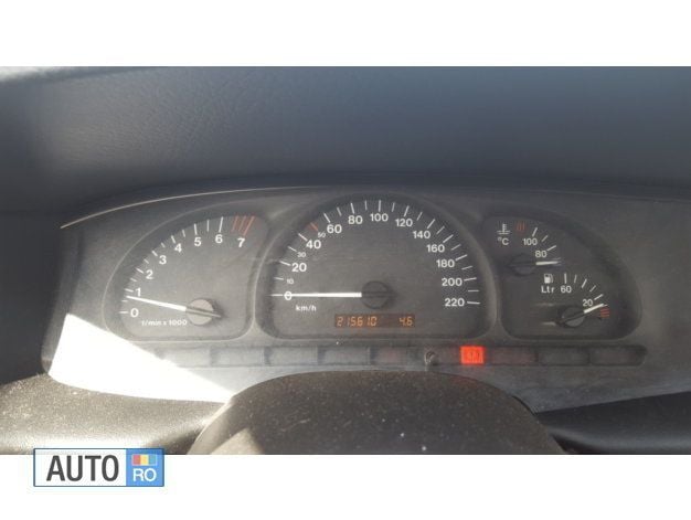 Second-hand Opel Vectra 121 CP (88 kW) 2001 Albastru Berlinǎ