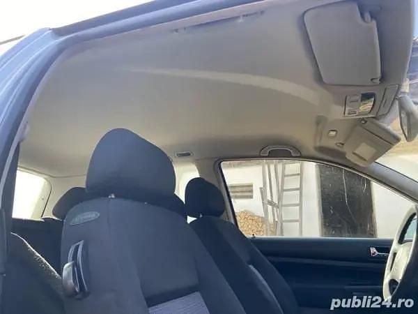 Utilizat 2004 VW Golf IV Coupe | 2.500 EUR (Puțin scump) - Imagine 1/4