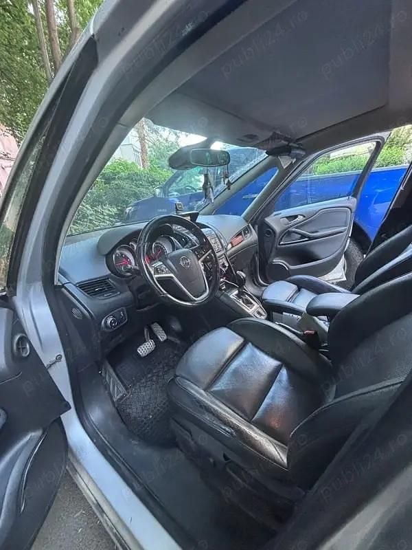 Second-hand Opel Zafira 163 CP (119 kW) 2012 Monovolum