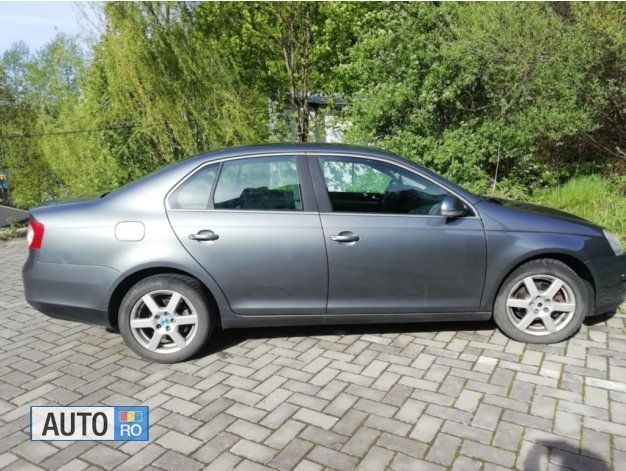 Gri Utilizat 2008 VW Jetta Berlinǎ | 4.050 EUR (Preț OK) - Imagine 1/4