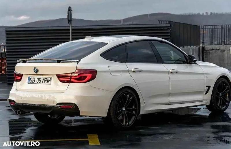 Second-hand BMW 330 M Sport 258 CP (189 kW) 2017 Culoarealb Berlinǎ