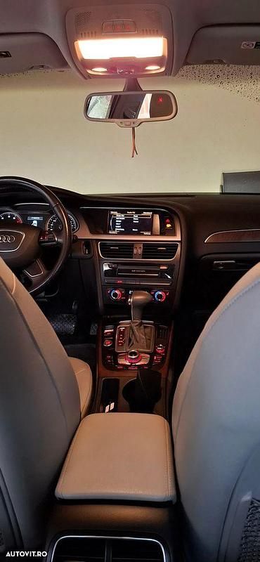 Second-hand Audi A4 224 CP (164 kW) 2014 Culoarealbastru Berlinǎ