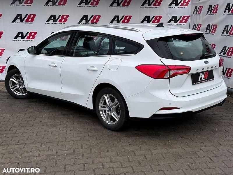 Second-hand Ford Focus 120 CP (88 kW) 2021 Culoarealb Break