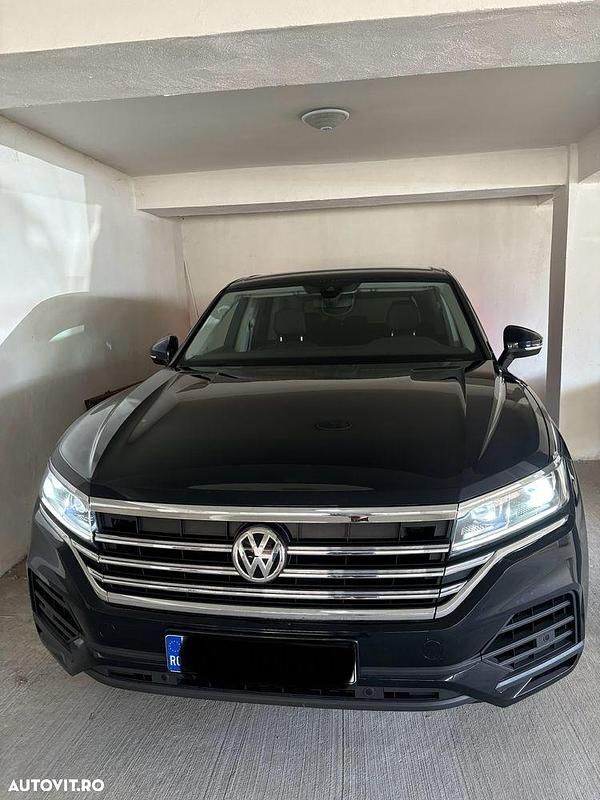 Culoarealbastru Utilizat 2019 VW Touareg SUV | 36.900 EUR (Preț bun) - Imagine 1/4