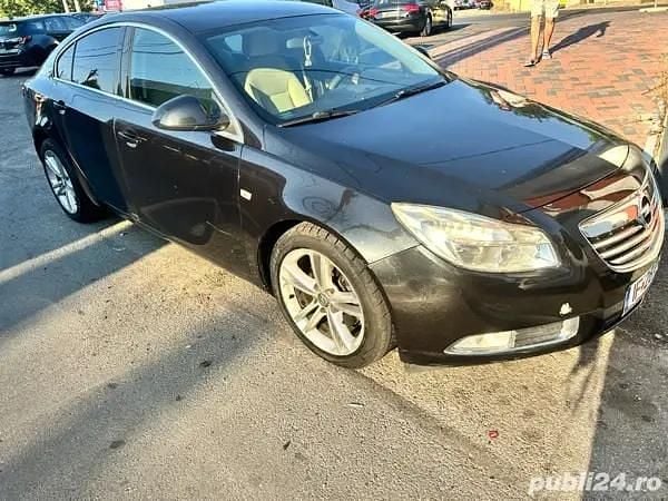 Second-hand Opel Insignia 135 CP (99 kW) 2011 Hatchback
