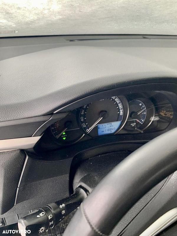 Second-hand Toyota Corolla Terra 99 CP (72 kW) 2015 Culoarealb Berlinǎ