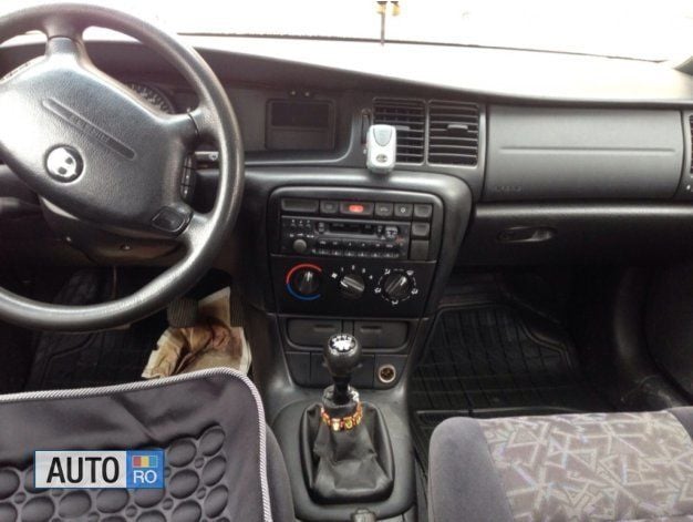 Second-hand Opel Vectra 75 CP (55 kW) 1998 Albastru marin Berlinǎ