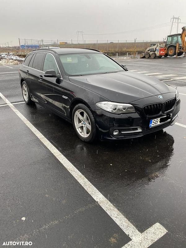 Second-hand BMW 520 Luxury Line 190 CP (139 kW) 2014 Culoarenegru Break