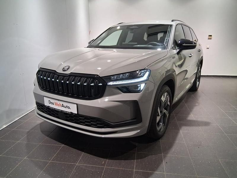 Gri mediu normal Nouă 2025 Skoda Kodiaq SportLine SUV | 48.500 EUR (Preț OK) - Imagine 1/4