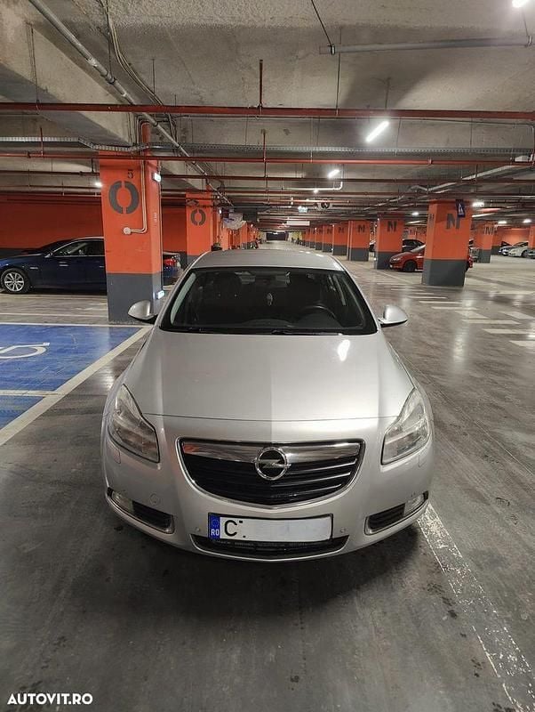 Second-hand Opel Insignia 130 CP (95 kW) 2009 Culoaregri Berlinǎ