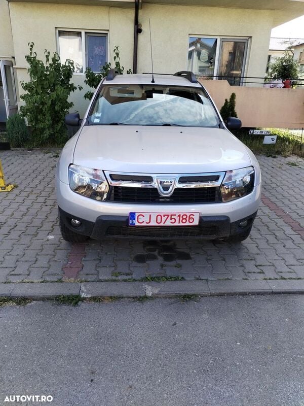 Argint Utilizat 2013 Dacia Duster Ambiance SUV | 6.100 EUR (Preț bun) - Imagine 1/4