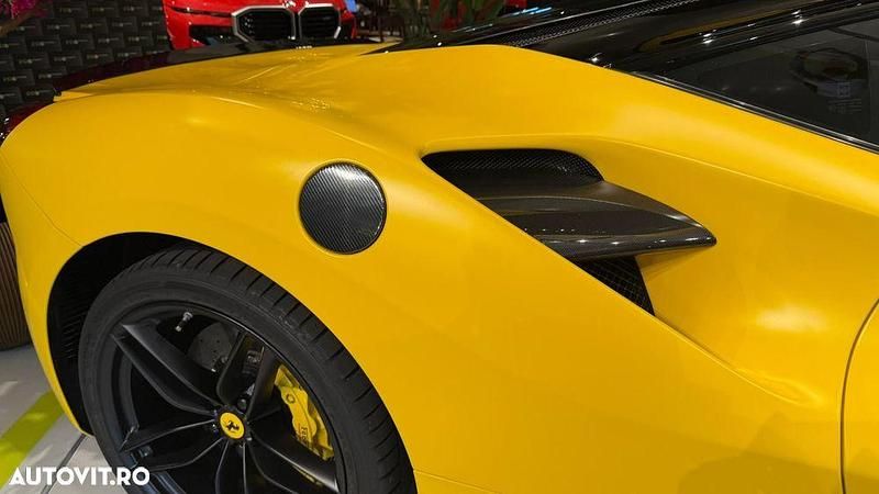 Second-hand Ferrari 488 670 CP (492 kW) 2018 Culoaregalbeuriu Cabrio