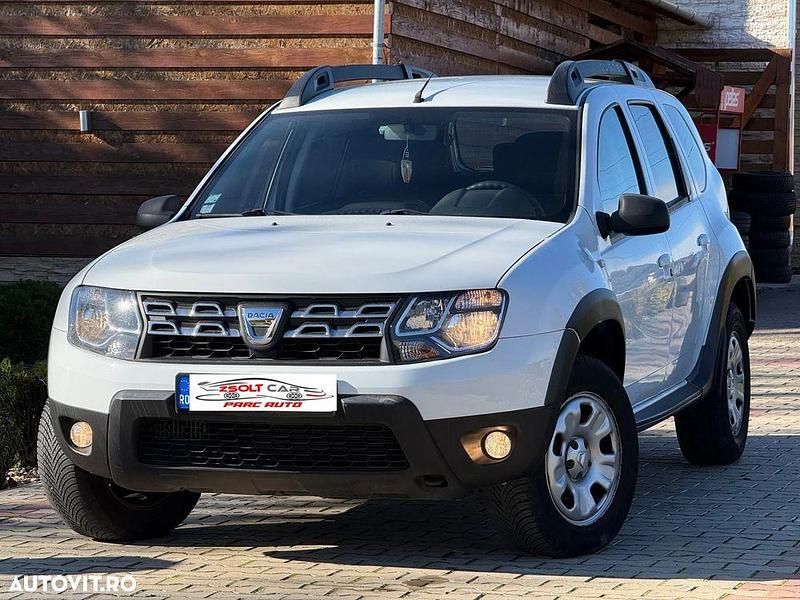 Culoarealb Utilizat 2014 Dacia Duster Lauréate SUV | 5.198 EUR (Super Preț) - Imagine 1/4