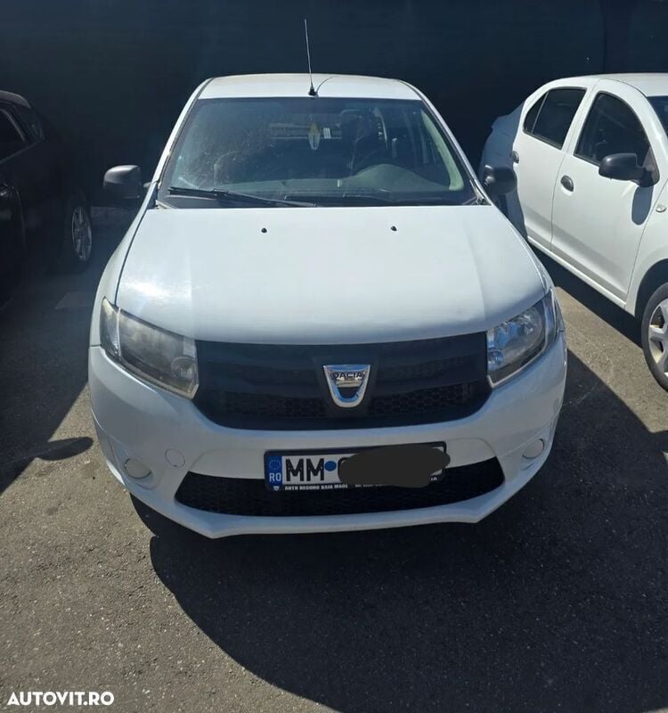 Second-hand Dacia Logan Lauréate 75 CP (55 kW) 2016 Alb Berlinǎ