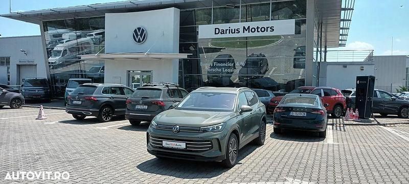 Verde inchis normal Utilizat 2025 VW Tiguan Elegance SUV | 47.990 EUR - Imagine 1/4