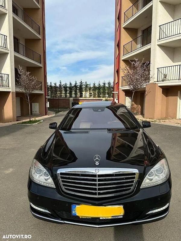 Culoarenegru Utilizat 2009 Mercedes S400 Berlinǎ | 9.500 EUR - Imagine 1/4