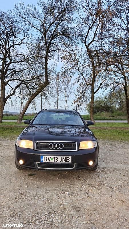 Culoarenegru Utilizat 2004 Audi A4 Break | 1.899 EUR (Preț OK) - Imagine 1/4