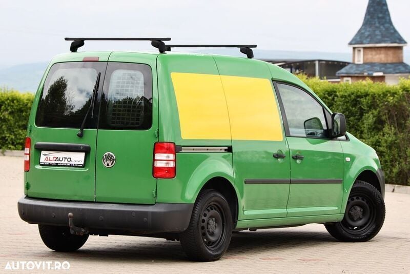 Second-hand VW Caddy 102 CP (75 kW) 2011 Verde Monovolum