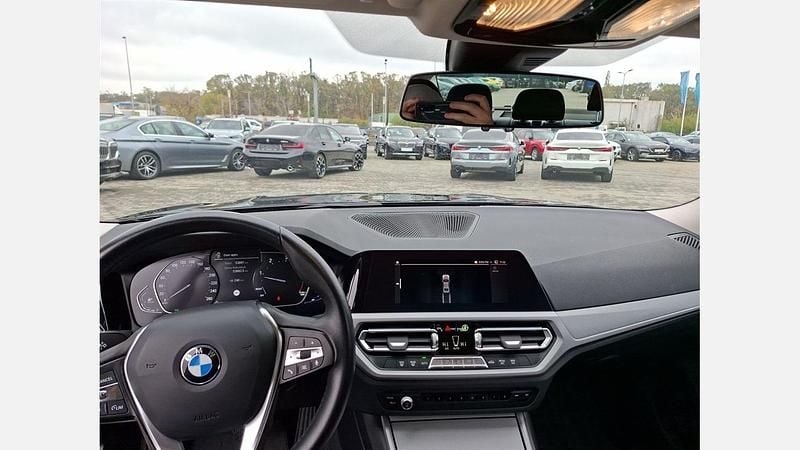 Negru Utilizat 2022 BMW 320 Advantage Berlinǎ | 30.226 EUR (Puțin scump) - Imagine 1/4