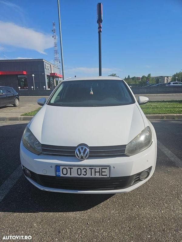 Culoarealb Utilizat 2011 VW Golf VI Comfortline Hatchback | 3.800 EUR (Preț bun) - Imagine 1/4