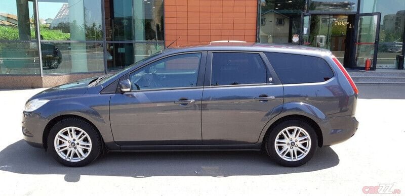Gri Utilizat 2010 Ford Focus Ghia Break | 3.690 EUR (Puțin scump) - Imagine 1/4