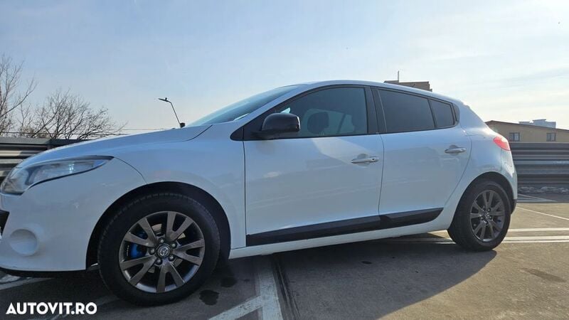 Alb Utilizat 2011 Renault Mégane III Privilege Hatchback | 3.990 EUR (Preț OK) - Imagine 1/4