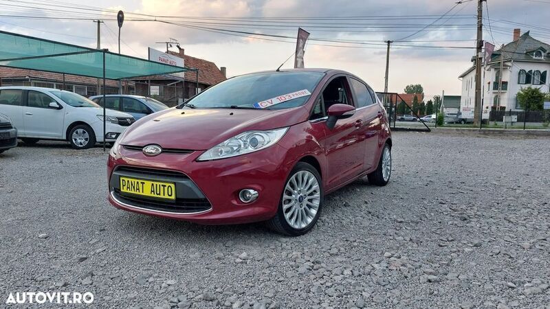 Rosu Utilizat 2011 Ford Fiesta Titanium Hatchback | 4.550 EUR (Preț OK) - Imagine 1/4