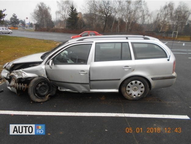 Utilizat 2005 Skoda Octavia Break | 900 EUR - Imagine 1/2