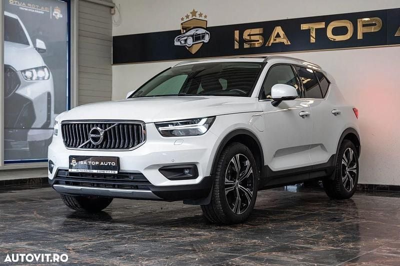 Culoarealb Second-hand 2021 Volvo XC40 Inscription SUV | 27.224 EUR (Puțin scump) - Imagine 1/4