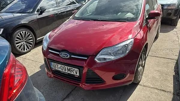 Second-hand Ford Focus 95 CP (69 kW) 2013 Rosu Hatchback