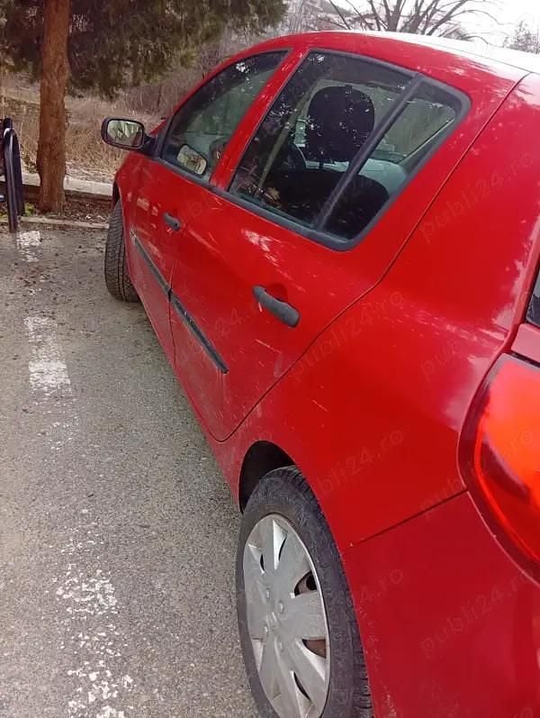 Second-hand Renault Clio II 55 CP (40 kW) 2010 Hatchback