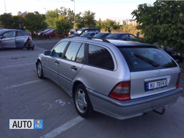Argintiu metalizat Utilizat 2000 Mercedes C220 Break | 1.500 EUR - Imagine 1/4