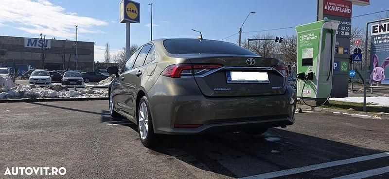 Second-hand Toyota Corolla Plus 122 CP (89 kW) 2021 Culoareverde Berlinǎ