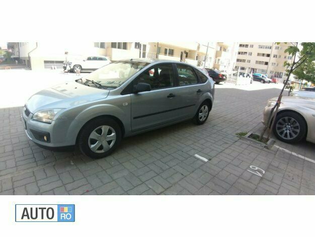Second-hand Ford Focus 85 CP (62 kW) 2005 Gri Hatchback